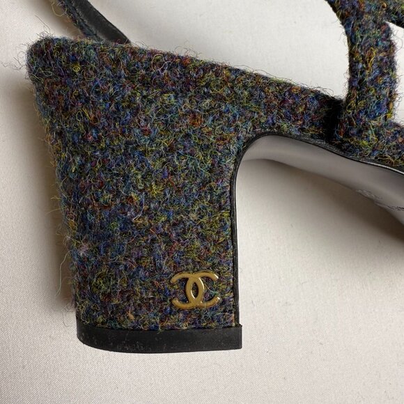 Chanel | Size 38.5, US 8.5 | Grey & Navy Tweed Slingback Pumps | ($1,125) - Picture 6 of 8